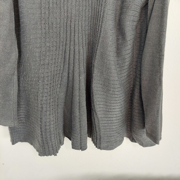 Rebecca Malone Charcoal Gray Long Sleeve Tunic Cardigan Sweater Wrap Size 1X. - Picture 9 of 10